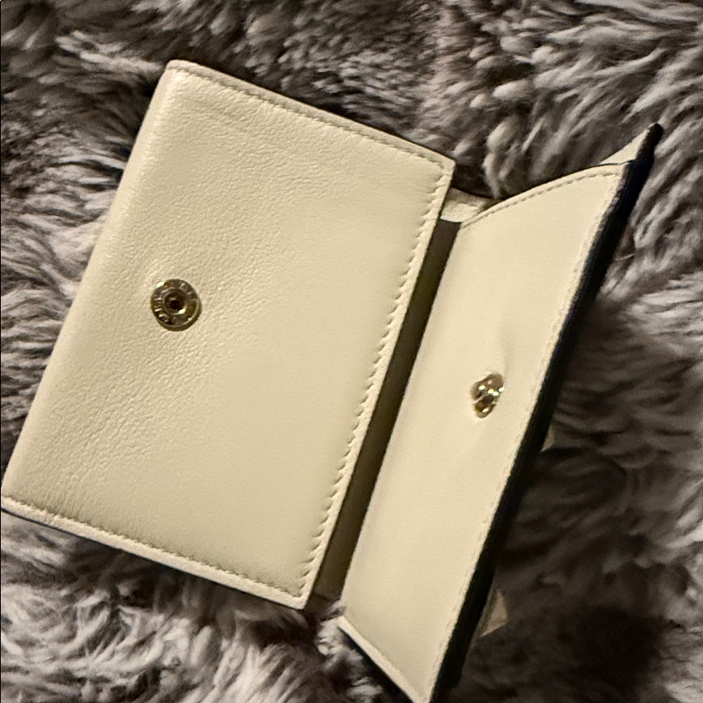 Valentino Garavani Studded Envelope Wallet - Cream Leather 🔥Rare🔥 - Picture 4 of 7